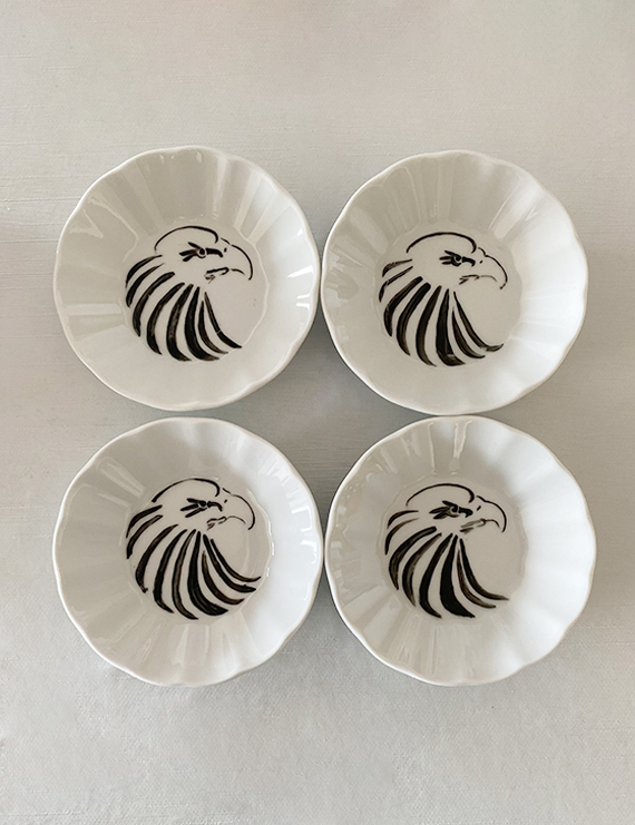 Siyah-Beyaz Kartal Çay Tabağı