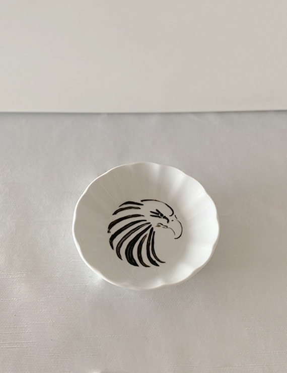 Siyah-Beyaz Kartal Çay Tabağı