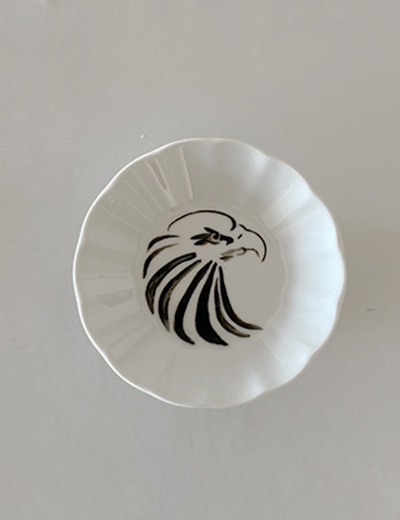 Siyah-Beyaz Kartal Çay Tabağı