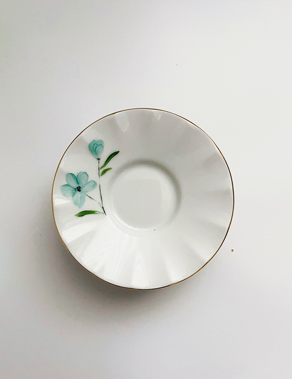 Turkuaz Çiçek Figürlü Çay Tabağı Sarı Yaldızlı